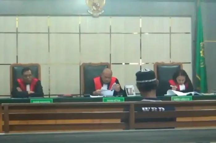 Sidah vonis bebas seorang pengendara ojek online yang sebelumnya dituduh maling Honda Scoopy di Jambi, tuduhan Polisi dan Jaksa tidak terbukti