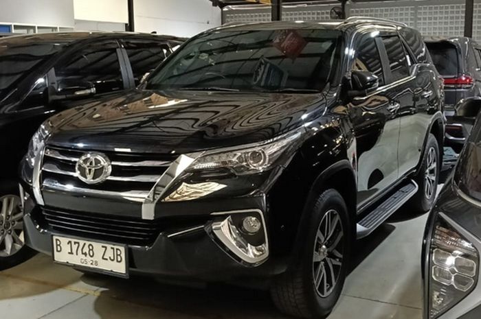 Mobil Bekas Toyota Fortuner VRZ 2.4 Diesel Awal April 2026 Dijual Segini