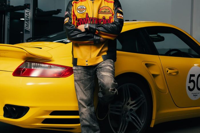 satu nama lokal asal Indonesia perlahan tapi konsisten mencuri perhatian dunia otomotif dan street culture Rawtype Riot.