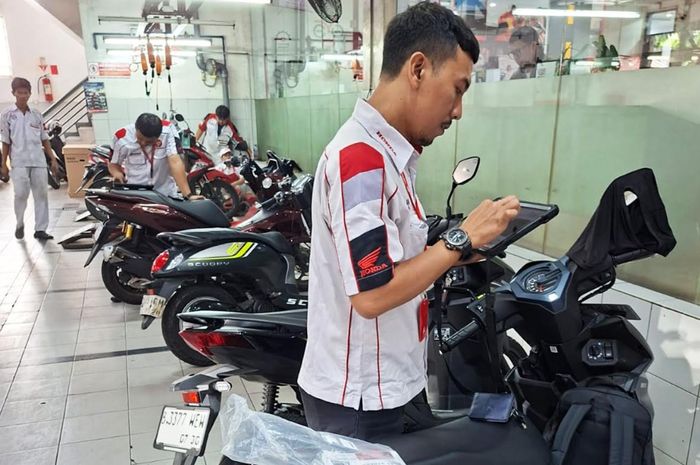 Meiriah, promo service di AHASS Jakarta Tangerang
