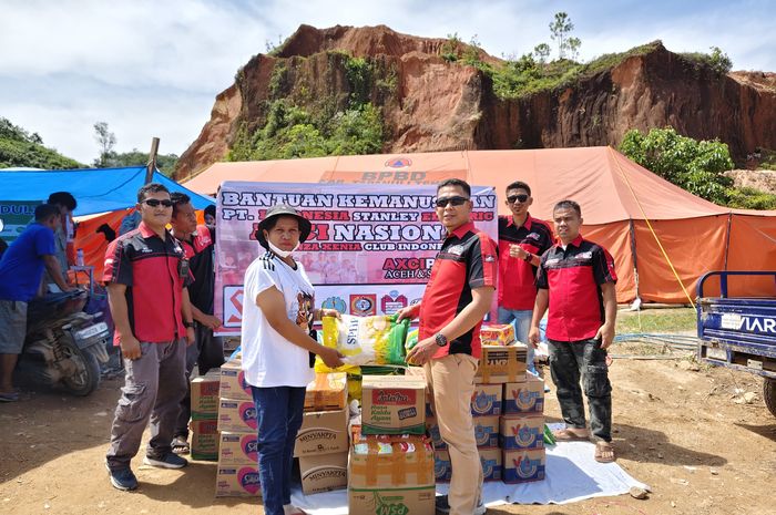 AXCI salurkan bantuan untuk masyarakat terdampak banjir bandang dan tanah longsor di Aceh