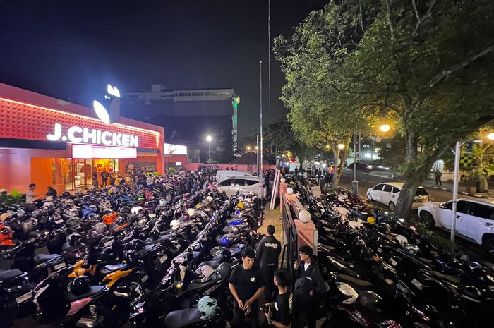All New Honda Vario 125 Night Ride di Bandung diikuti berbagai komunitas