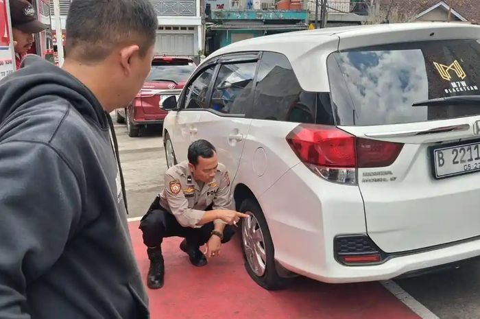Honda Mobilio jadi sasaran maling modus ban kempis, duit Rp 191 juta raib
