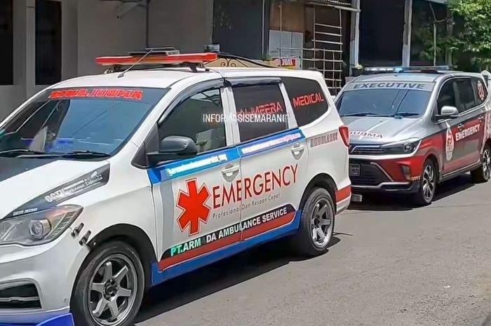 Tiga unit ambulans dan satu mobil pikap jasa angkut kena prank tukang tagih pinjaman online di Semarang Barat, kota Semarang 