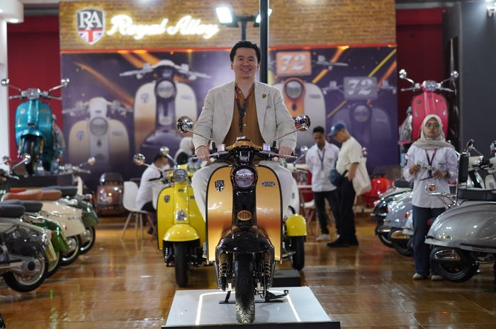 Denny Utomo, CEO Utomocorp berikan harga khusus untuk Royal Alloy JPS 245 selama gelaran IIMS 2026