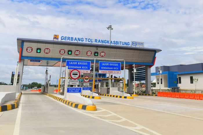 Gerbang tol Rangkasbitung bagia dari tol Serang-Panimbang