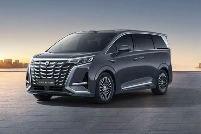 BYD siap lakukan upgrade ke Denza D9 listrik. Ini yang berubah