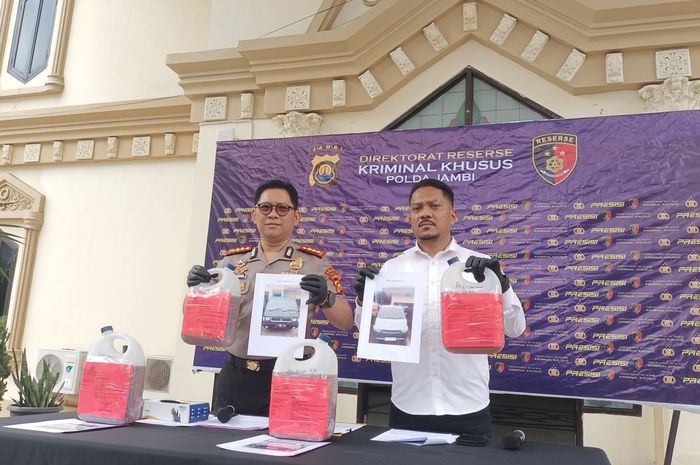Barang bukti solar subsidi ilegal yang diungkap Ditreskrimsus Polda Jambi