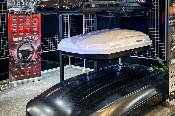 Roof box Jawsport Terrain untuk Fortuner oleh Paramount Auto di IIMS 2026