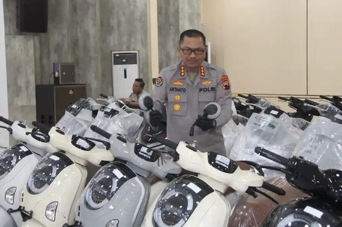 Puluhan motor kredit fiktif diamankan polisi. Kondisi masih kinclong bak baru keluar dealer