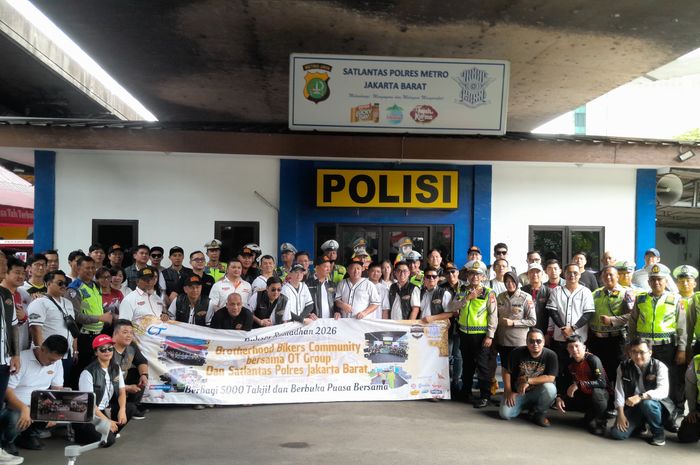 Komunitas motor Brotherhood Biker Community (BBC) merayakan ulang tahun ke-13 dengan cara berbeda.