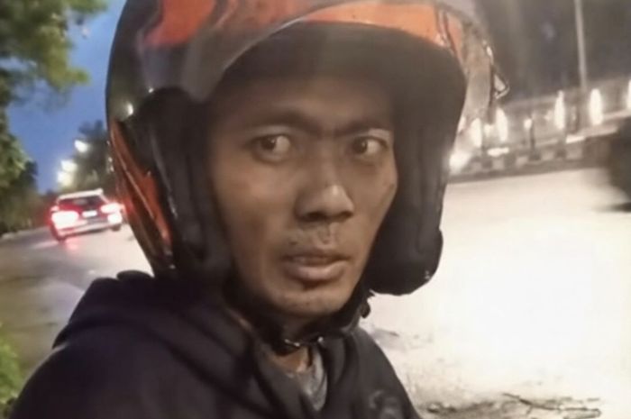 Sekuriti Bank BSI Cisoka, Tangerang yang menjadi korban begal ngaku-ngaku debt collector di Jalan Daan Mogot, Kalideres, Jakarta Barat, (3/3/26) pagi