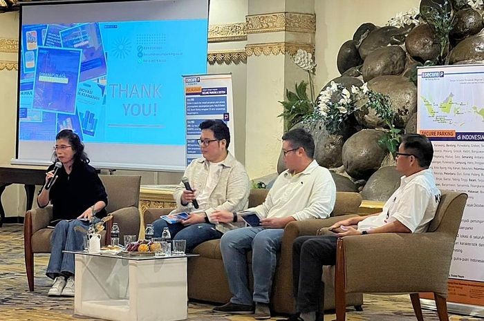 (kiri ke kanan) Queenta Sylvia, Deputy Managing Director Secure Parking Indonesia, Hendri, Deputy General Manager Business Development Regional Secure Parking Indonesia, Ryan Rachmat (1)
