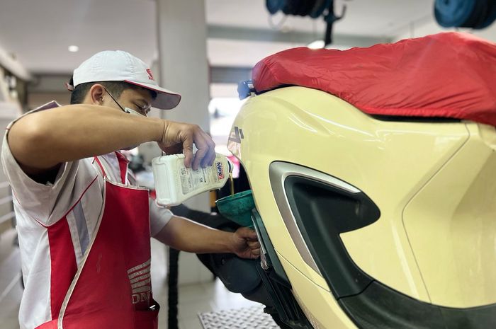 Servis CVT dan ganti oli matik Honda cuma Rp 100 ribu di Ahhas. Simak jadwalnya berikut ini