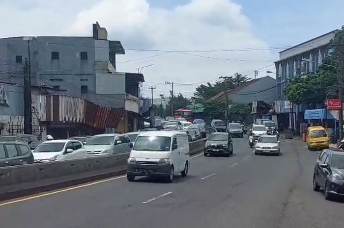 Penerapan one way atau sistem satu arah di Jalur kota Ungaran, Jawa Tengah