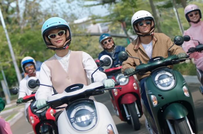 Helm buat Honda Scoopy