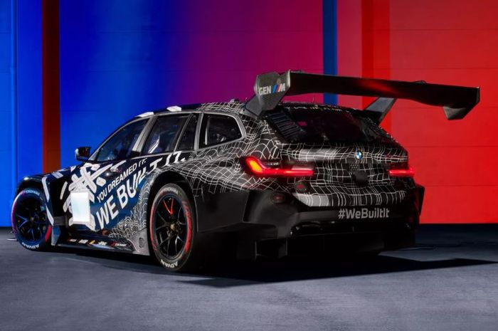 penampakan BMW M3 Touring versi balap ketahanan 24 jam yang awalnya cuma bercandaan di media sosial