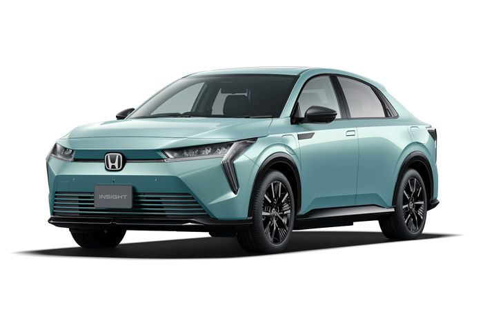 Honda Insight terbaru menjadi mobil listrik.