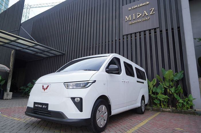 Mobil listrik komersial, Wuling Mitra EV yang didonasikan kepada Dinkes Pemprov DKI dan Kitabisa