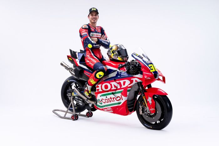 Pembalap Honda Racing Corporation (HRC) Factory Team bersama motor balap Honda yang akan digunakan pada ajang MotoGP 2026, seiring berlanjutnya dukungan FIFGROUP melalui FIFASTRA terhadap tim HRC pada musim balap tahun ini.