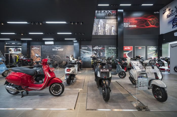 Dealer Motoplex 4Brand Putra Sulawesi berlokasi di pusat kota Makassar, tepatnya di Jl. Veteran Selatan no 195-196 Kel. Maricaya Selatan, Kec. Mamajangkota, Makassar.