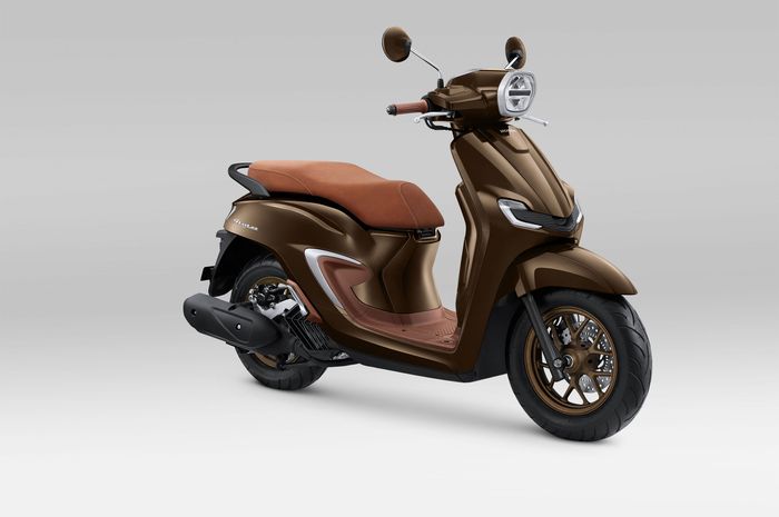 Pabrikan motor Honda kembali menyegarkan lini skutik bergaya retro modern lewat penyegaran warna pada Stylo 160.