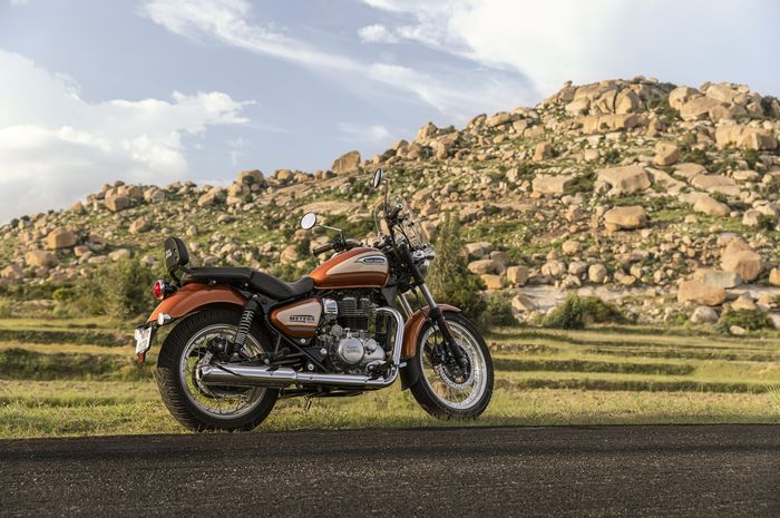 Royal Enfield resmi meluncurkan edisi spesial Royal Enfield Meteor 350 Sundowner Orange dengan jumlah terbatas di Indonesia