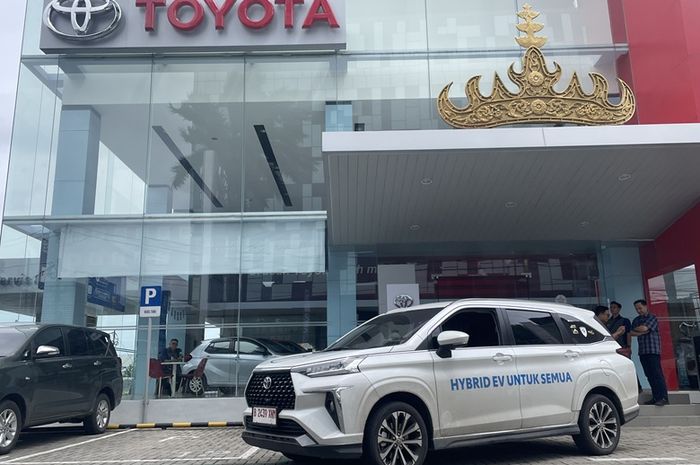Toyota Veloz Hybrid 