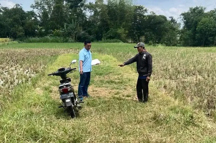 TKP pencurian motor yang dilakukan sindikat satu keluarga terdiri dari ayah, anak dan menantu di Singosari, kabupaten Malang, Jawa Timur