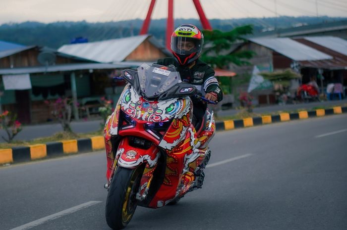 Yamaha XMAX Connected konsep Barongsai ini juara kelas Street MAXI di event CustoMAXI 2025
