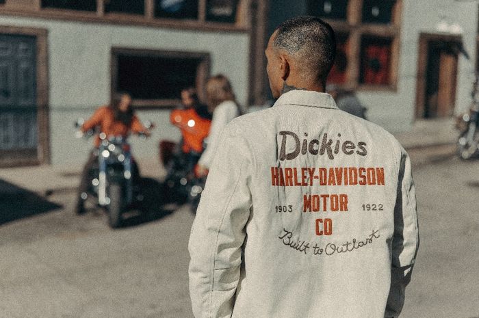 Dickies dan Harley-Davidson kembali berkolaborasi melalui koleksi pakaian edisi terbatas kedua bertajuk &ldquo;Built to Outlast.