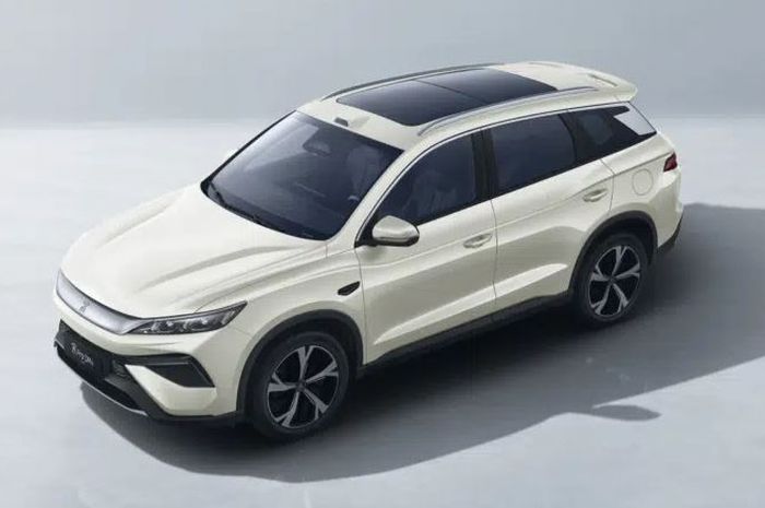 penampakan SUV PHEV baru BYD Song Pro DM-i, ukurannya mirip Destinator, cuma butuh 3,2 liter BBM buat jalan 100 km