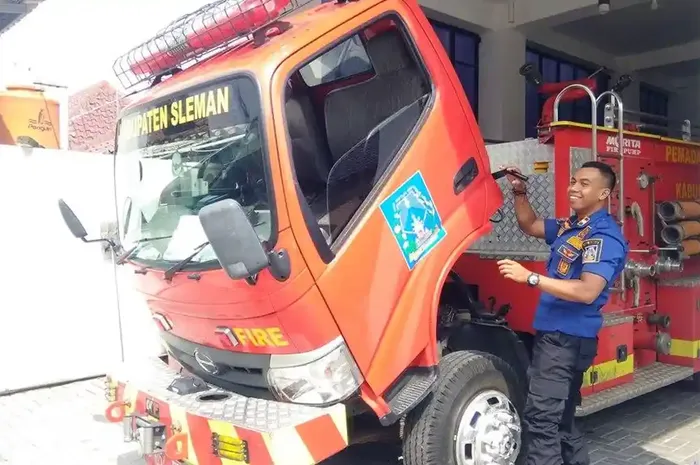 Petugas Pemadam Kebakaran (Damkar) kabupaten Sleman, Yogyakarta
