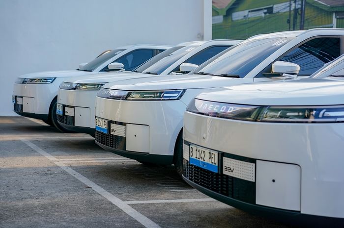  Tampak deretan unit JAECOO J5 EV