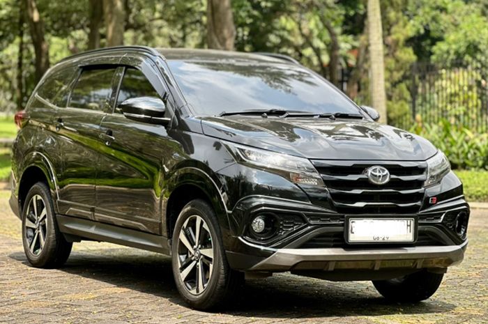 Toyota Rush 1.5 GR Sport AT 2024