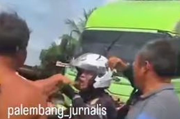Lima dari 19 petugas Dinas Perhubungan (Dishub) kota Palembang yang menggelar razia ilegal hingga sebabkan kecelakaan beruntun dipecat