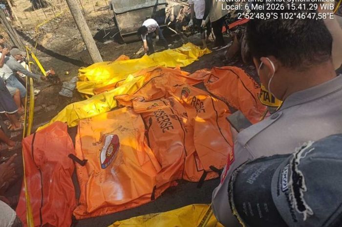 Sebanyak 16 orang tewas kecelakaan Bus ALS dan Truk Tangki