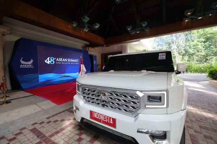 Maung MV3 Garuda Limousine saat menghadiri pembukaan KTT ke-48 ASEAN di Cebu, Filipina
