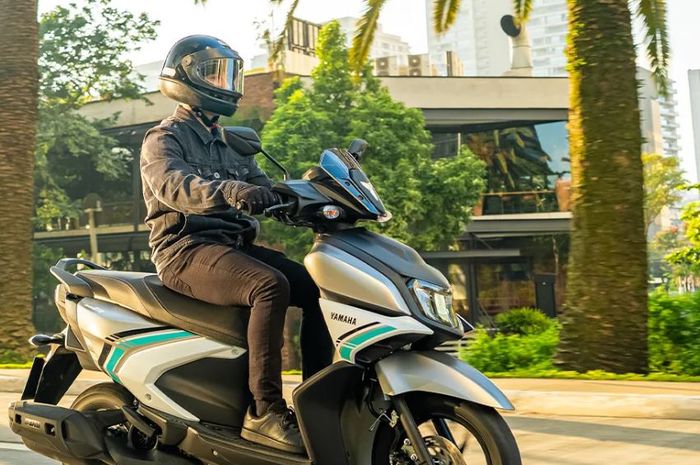 penampakan versi baru skutik Yamaha ZR Hybrid Connected 2027 yang cuma butuh 1,4 liter BBM untuk tempuh 100 Km