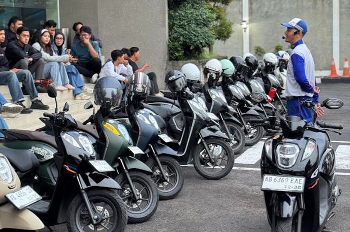 Sosialisasi berkendara sebelum berangkat dilakukan oleh Astra Motor Yogyakarta