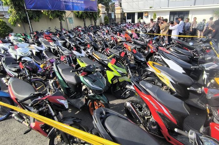 Ratusan motor yang diamankan Satlantas Polres Pamekasan dari razia balap liar dan pelanggaran lalu lintas belum diambil pemilik sejak Februari 2026