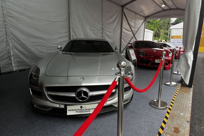 Deretan mobil mahal sitaan dari Harvey Moeis, yang akan dilelang dalam BPA Fair 2026, paling mencuri perhatian ada Mercedes-Benz SLS AMG