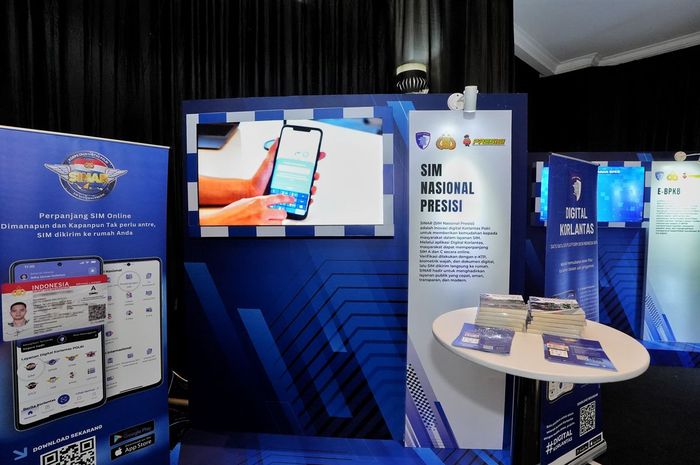 Peluncuran secara resmi Surat Izin Mengemudi (SIM) Digital di Kompleks STIK Polri, Jakarta, Jumat (22/5/26)