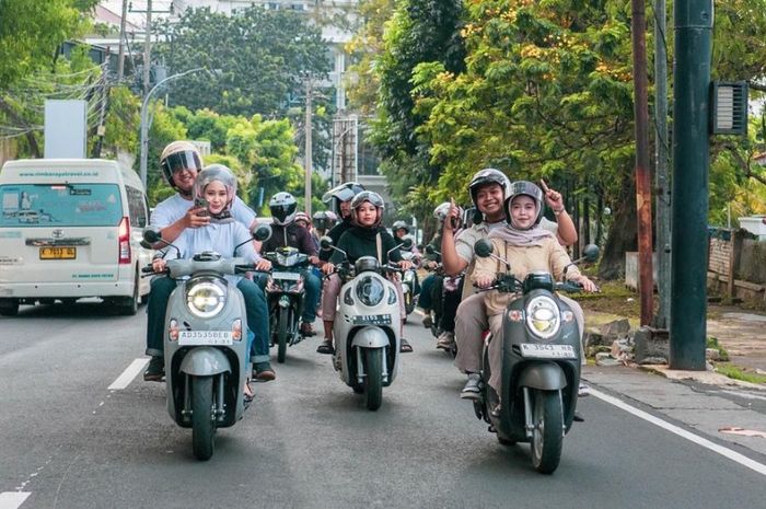 Rombongan peserta citir touring di Semarang