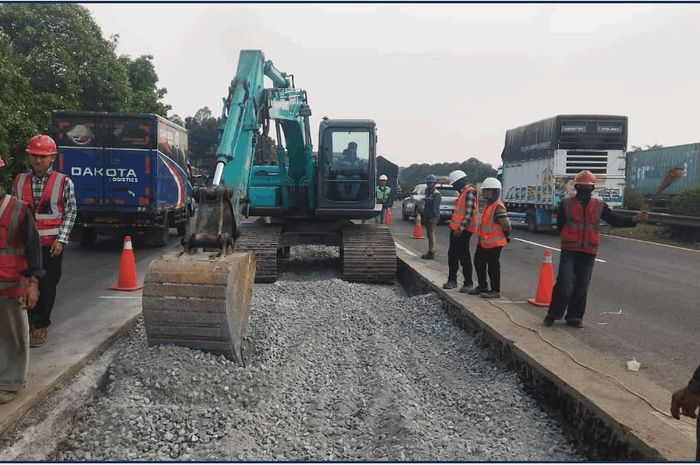 Perbaikan jalan Tol