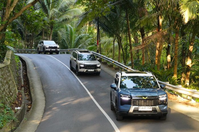 Wuling Eksion PHEV digeber di lintas selatan Pulau Jawa