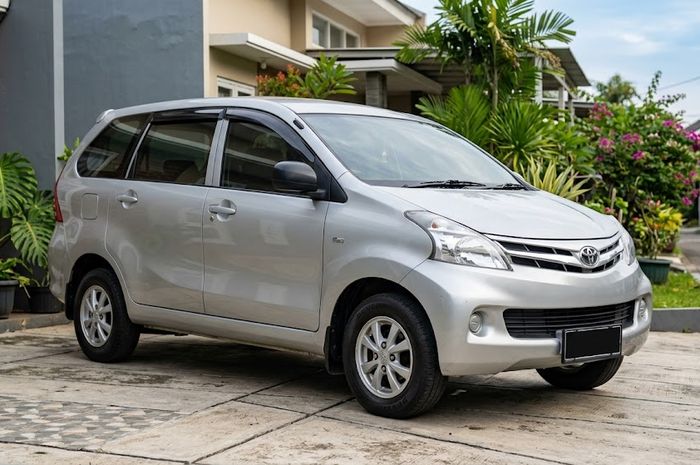 Mobil bekas Toyota Avanza 2011