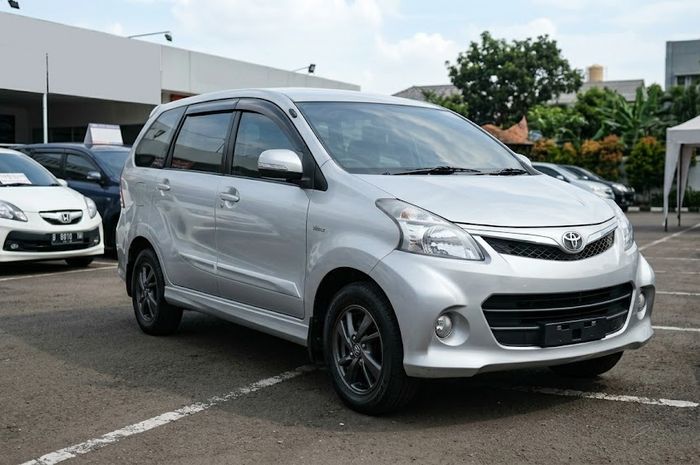 Mobil bekas Toyota Avanza 2012