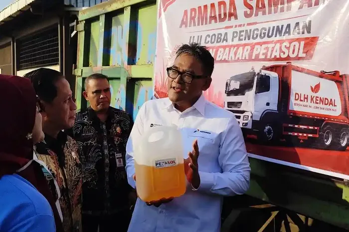 Presiden Direktur Pertamina Foundation, Agus Mashud S. Asngari menjelaskan BBM dari sampah plastik bernama Petasol