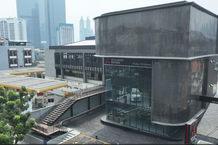 Dealer baru Mitsubishi berkondep modern dan premium di Jalan Prof. Dr. Satrio No. 78, Karet Kuningan, Setiabudi, Jakarta Selatan